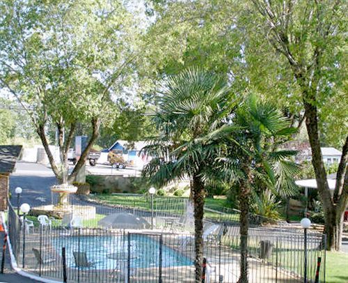 Paradise Inn Екстериор снимка